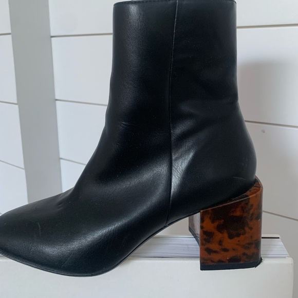 Size 5 fits 5.5 as well black Moussy Boot with tortoise shell block heel..vegan - Picture 5 of 7
